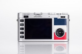 Leica-X-Edition-Moncler-camera-unboxing-4