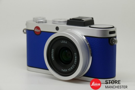 Leica-X2-à-la-carte-camera-engraved-with-Nick-Uts-signature-2