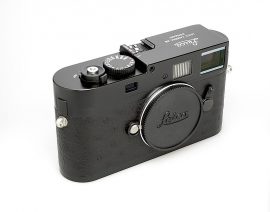 refurbished-leica-m9-p-camera-with-black-ostrich-leather3