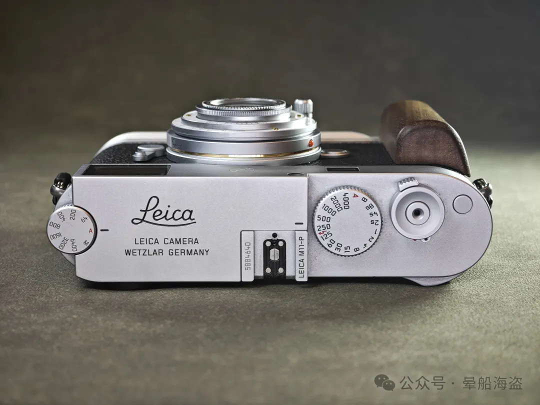 New DJ-Optical 35mm f/3.5 lens for Leica M-mount displayed at the