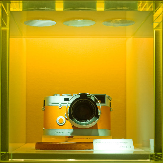 Leica M7 Hermes limited edition spotted in Ginza, Japan (picture by Jonathan Plevy)