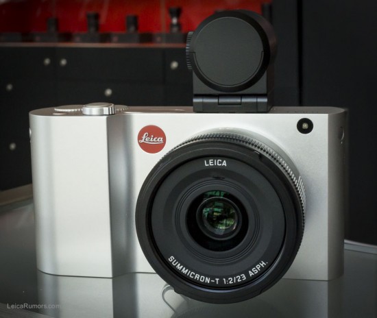 Leica T camera with EVF1