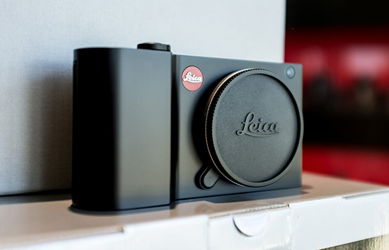 Leica-T-camera-black-2