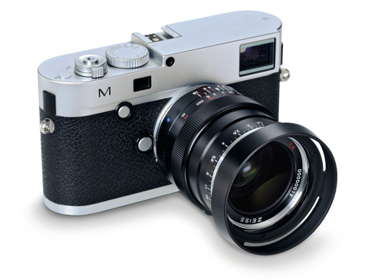 Zeiss-Distagon-T--1,435-ZM-lens-Leica-M-camera