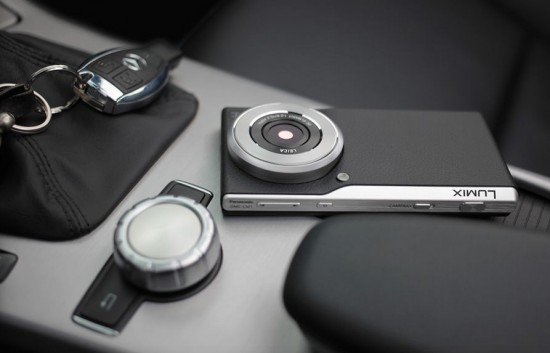 Panasonic-CM1-smart-phone-with-a-Leica-lens