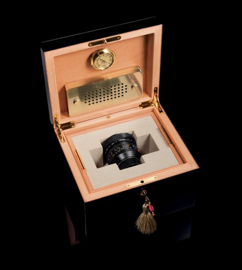special edition Leica Noctilux f:1 lens with Elie Bleu humidor 2