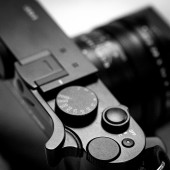 Match Technical Thumbs Up EP-SQ grip for Leica Q 2