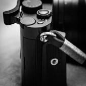 Match Technical Thumbs Up EP-SQ grip for Leica Q 3