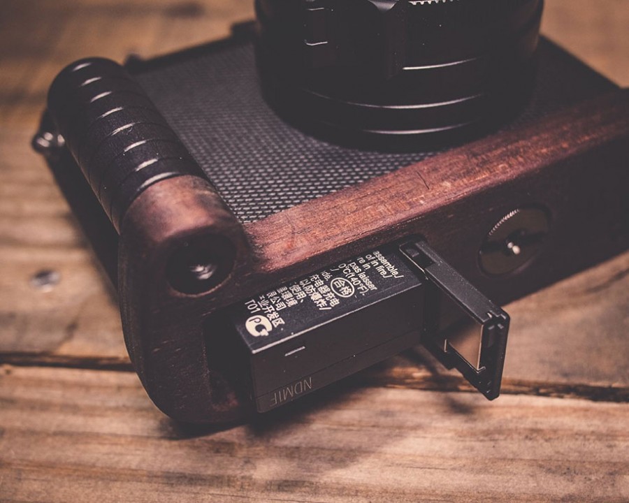 J.B. Camera Designs wood grip for Leica Q Typ 116 camera - Leica