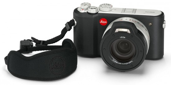Leica_X-U_floating-carrying-strap