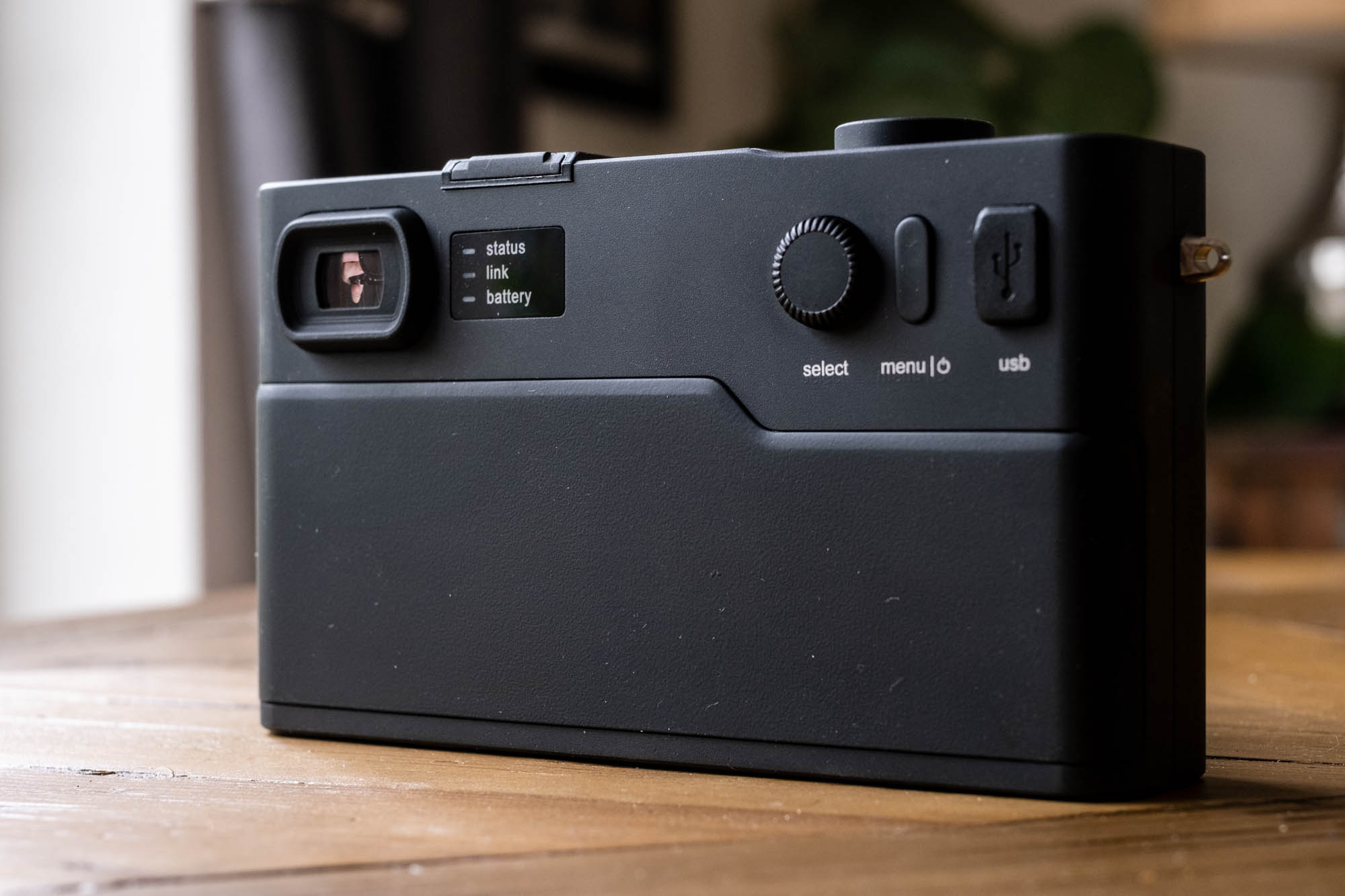 Somber Ongehoorzaamheid Rook First real-world preview of the upcoming PIXII APS-C rangefinder with Leica  M-mount is out - Leica Rumors