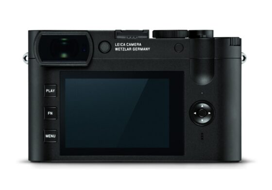 Leica-Q2-Monochrom-camera-3-560x391.jpg