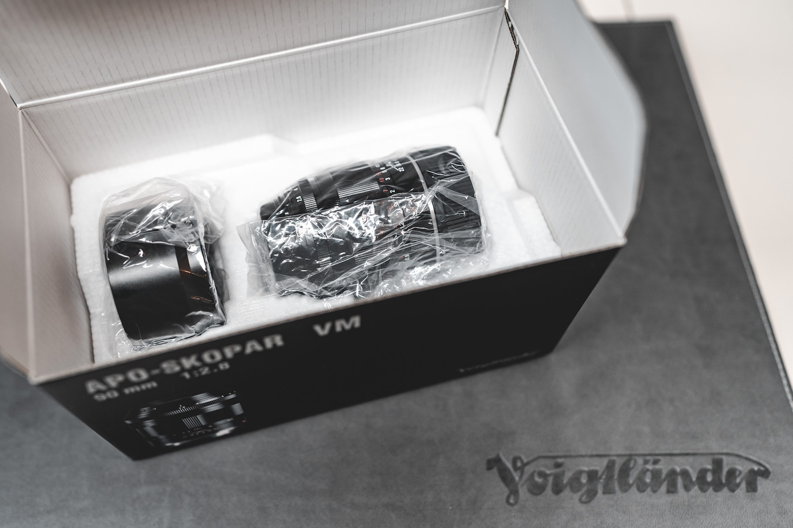The new silver Voigtlander APO-SKOPAR 90mm f/2.8 VM lens for Leica M
