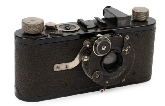 classic-Leica-cameras-are-up-for-auction-at-the-Michaels-Camera-Museum-in-Australia-2-560x359.jpg