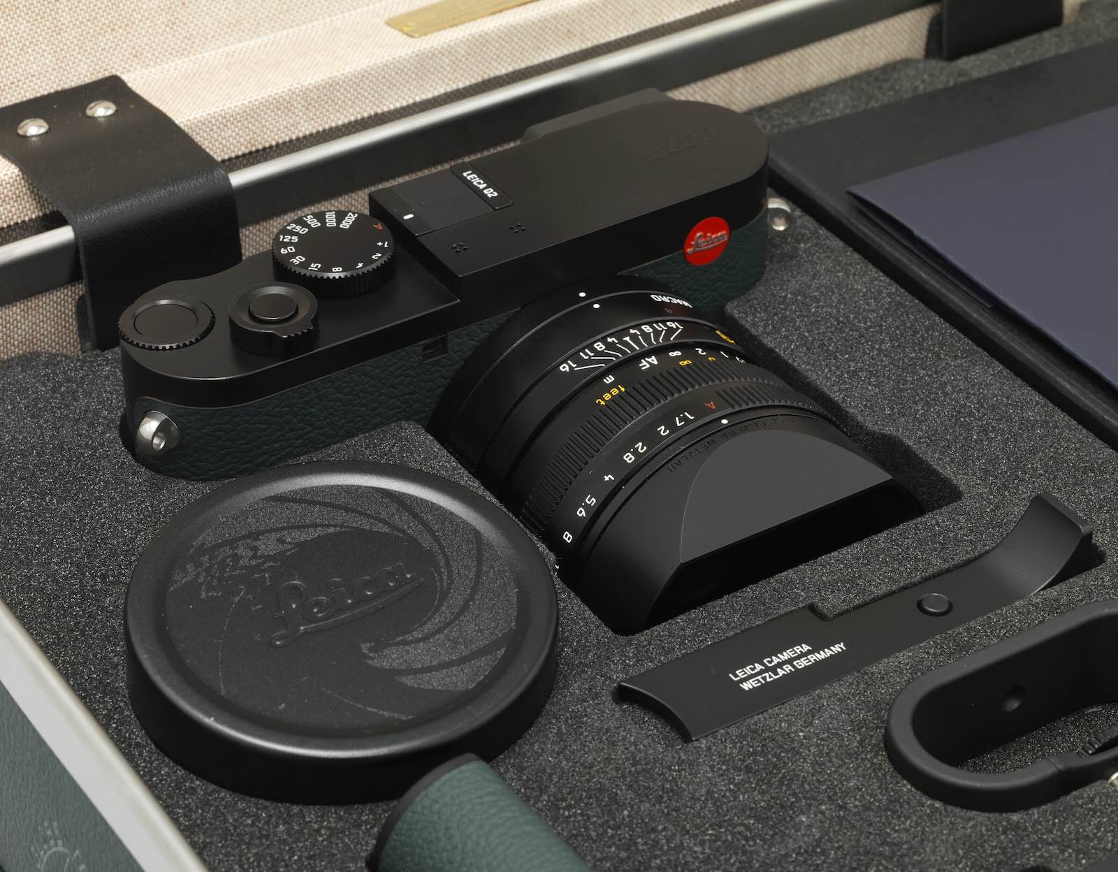 Special 007 Edition Leica D-Lux 7 Celebrates 60 Years of James Bond