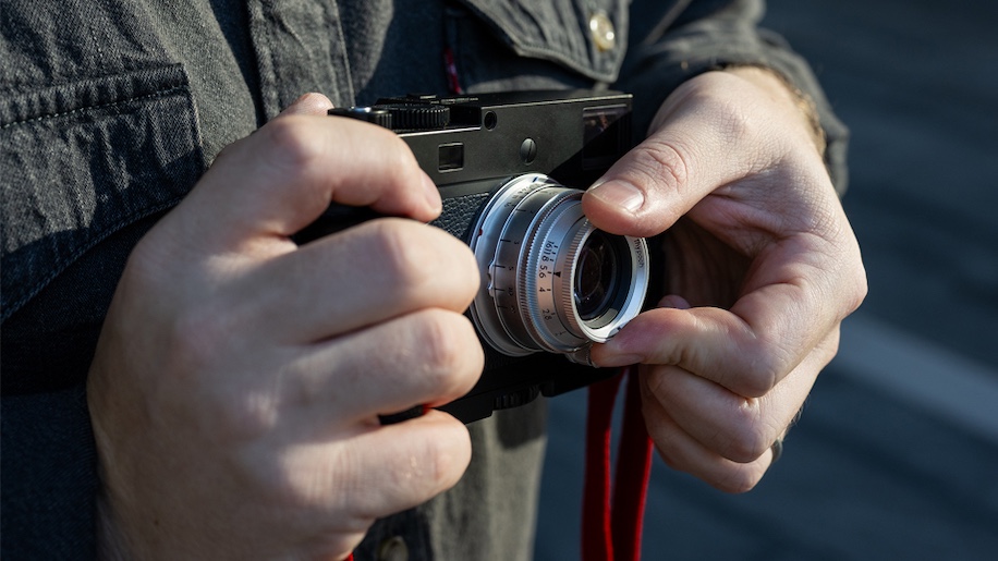 Thypoch Eureka 50mm f/2 collapsible rangefinder lens for Leica M-mount ...