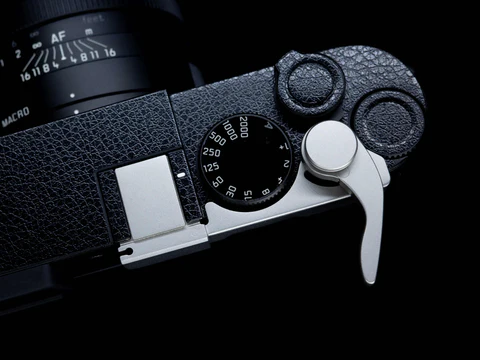 New: IDSworks foldable thumb grip (thumb rest) for Leica M and Q