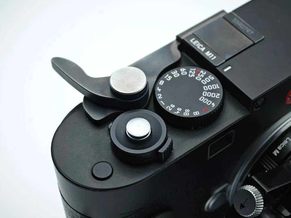 New: IDSworks foldable thumb grip (thumb rest) for Leica M and Q